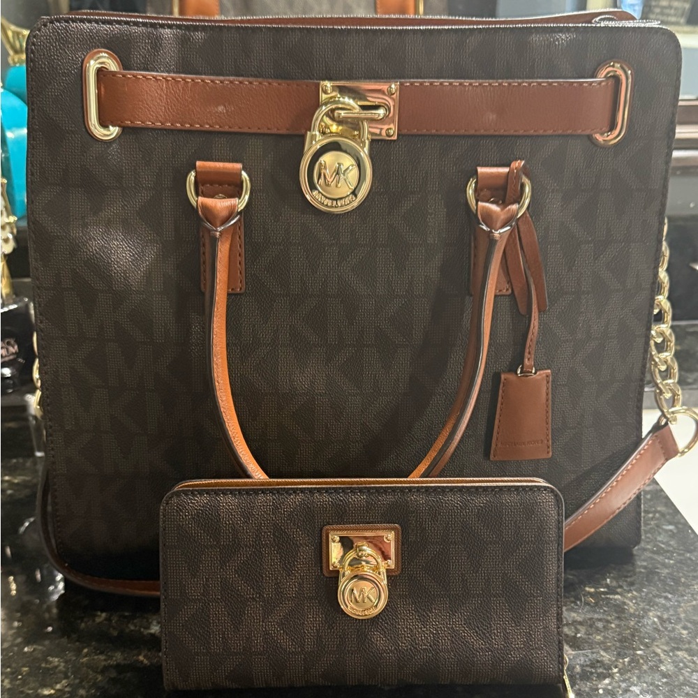 NWT MK Large Hamilton purse with matching wallet